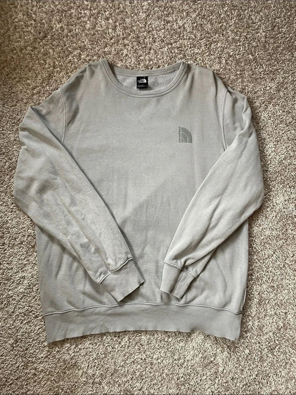 The North Face Men's Light Gray Crewneck Sweatshirt size Large